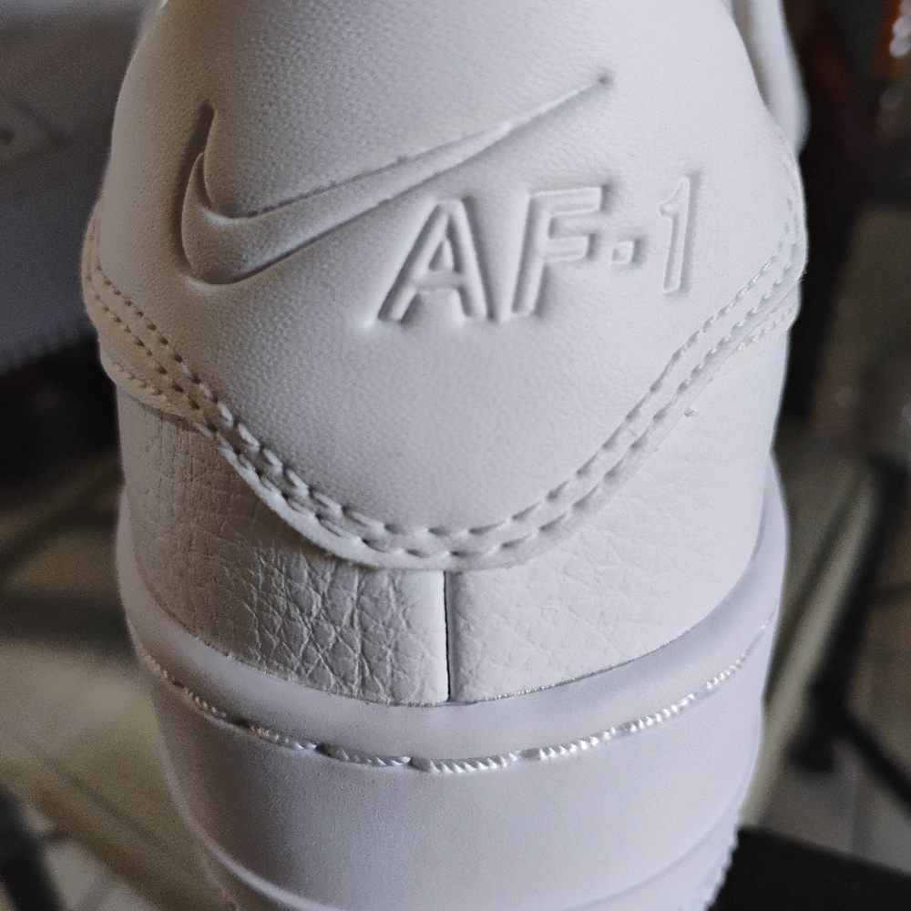 Nike White Sneakers for Women. Size 6 - Picture 2 of 7